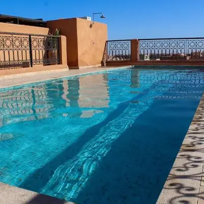 APP. Traversant au GUELIZ + Piscine sur le toit