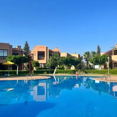 Luminous apartment with pool view