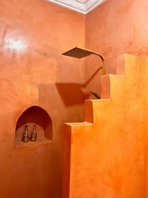 a staircase in a room with aukongukongukong at Riad Jardin de Malia in Marrakech