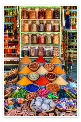 a store filled with lots of different colored spices at Marrakech Prestigia 3 chambres in Marrakech