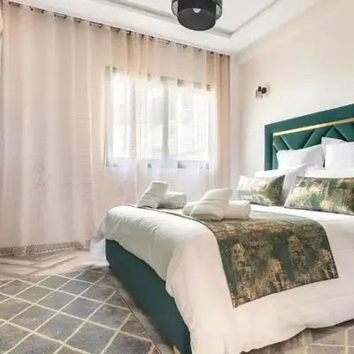 C-Appartement de luxe plein centre de gueliz avec piscine parking wifi netflix
