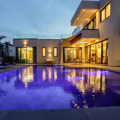villa white