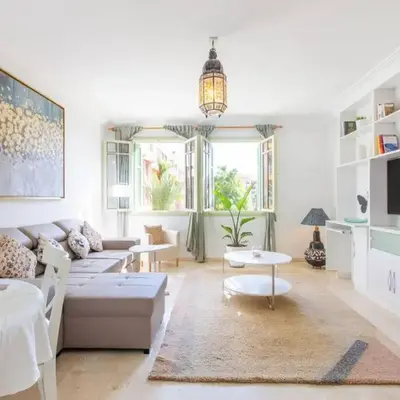 Romantic Retreat next to M avenue