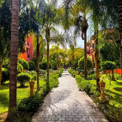 Stunning Patios & Gardens Apartment