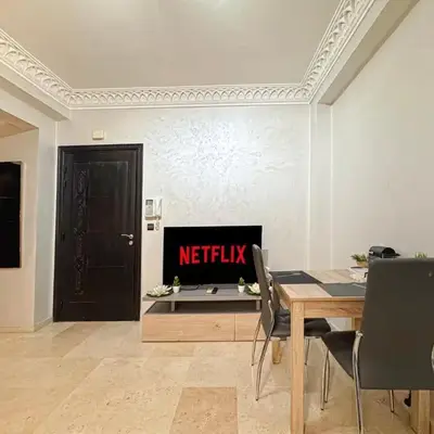 Studio moderne avec terrasse