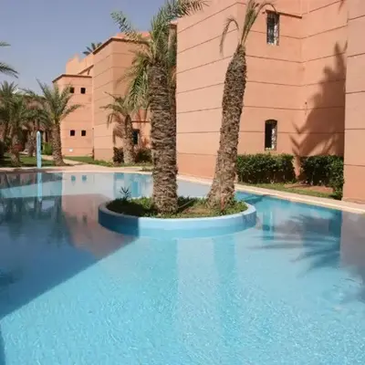 big house with swiming pool