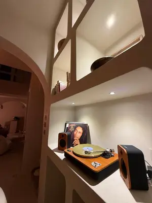 a room with a desk with a computer and speakers at Riad Dar Sary Marrakech médina privé 3 chambres in Marrakech