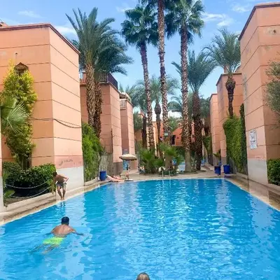 Riad zineb au cœur de Marrakech &3 Piscines &Jacuzzi & Petit-Déjeuner& parking gratuit