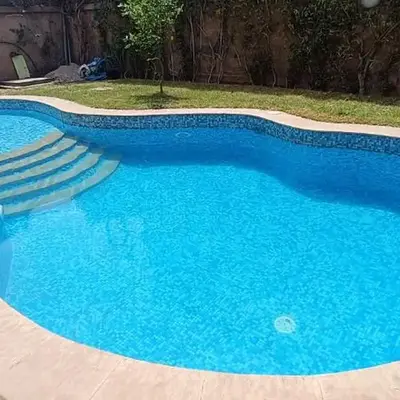 Rez-de-chaussée avec piscine
