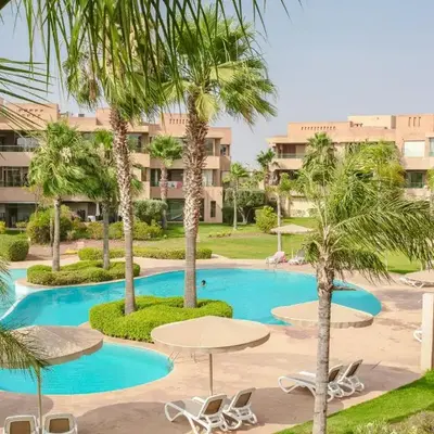 Bel appartement vue sur piscine