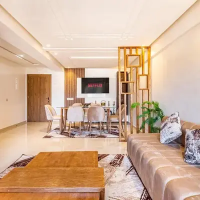 5 Stars Home with Pool & Parking