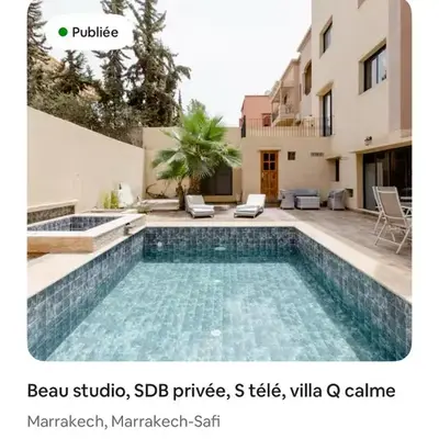 Studio avec SDB salon tele kitchenette privé dans une villa piscine