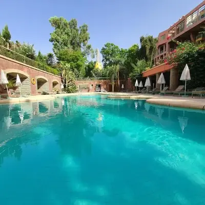 Apartment with pool and garden