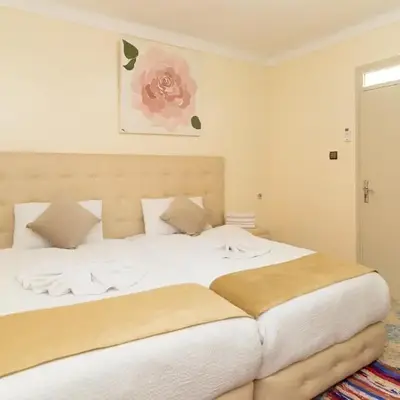 Riad Hbibti Authentic Moroccan Stay with Rooftop Jacuzzi