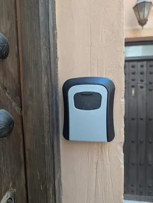 a blue toaster on the side of a door at Duplex Marakech Dotea Lilia in Marrakech