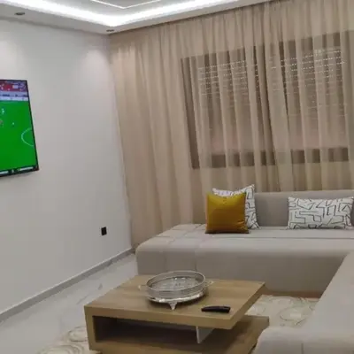 Luxury apartment 2 min Train Station 10 min Airport
