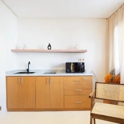 Refined studio in the city center!