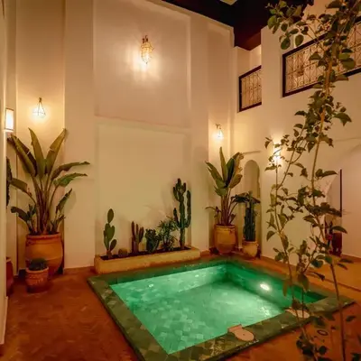 Riad KECH LeS ESSENTIELS
