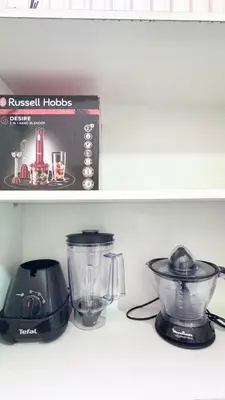 a food processor and a blender on a shelf at Duplex Élégance et Confort avec piscine au Cœur de Marrakech in Marrakech
