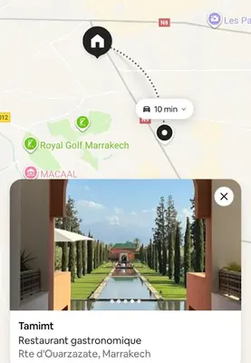 a screenshot of a website with a picture of a villa at Villa Familiale, Piscine et jardin privés, proche du centre ville in Marrakech