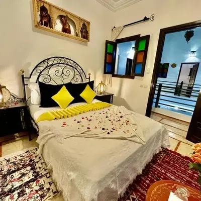 Riad Iklil Hce