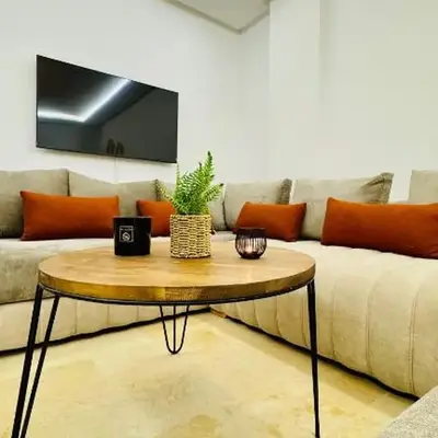 Cozy luxury apartment downtown pool wifi fiber parking