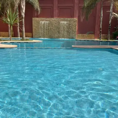 Appartement moderne terrasse avec baignoire privée