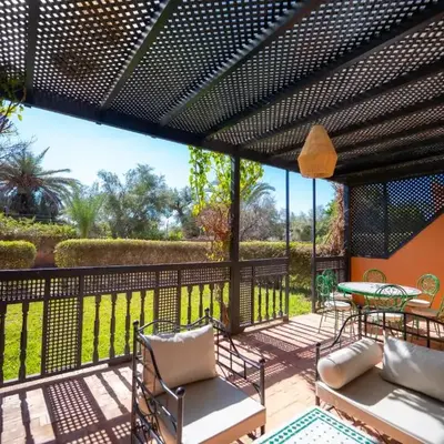 1 Bedroom Apartment with Private Garden