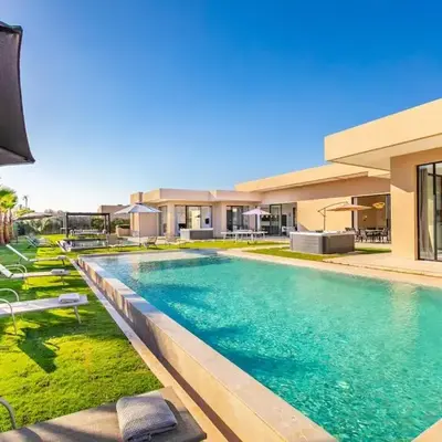 Beautiful Villa 15 min Center