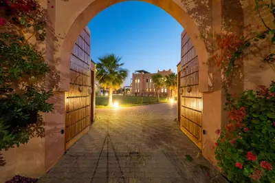 an entrance to a building with an archway at Villa Dar Laila in Marrakech