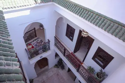 an overhead view of a staircase in a house at Paisible riad privatif au cœur de Marrakech in Marrakech