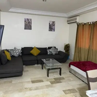 Appartement 28 au 4 éme étage avec balcon ( POUR FAMILLE )